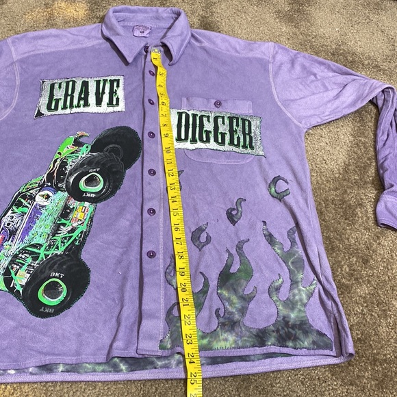 Custom 1/1 Columbia Fleece Button Up - Picture 7 of 9